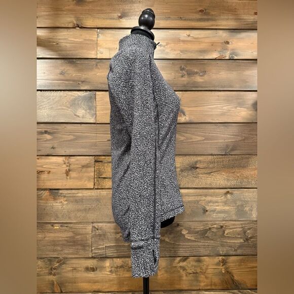 Lululemon 1/4 zip top​ - Picture 2 of 5